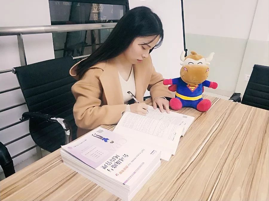 <b>23岁拿下双证ACCA+CPA，27岁逆袭财务总监！</b>